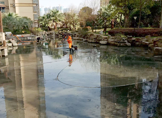 浉河景观池淤泥清理